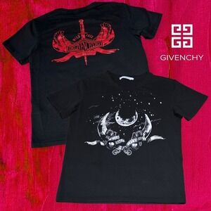 Givenchy Paris Women's Taurus Moon Celestial Graphic T-Shirt Cuban Fit Black‎ M